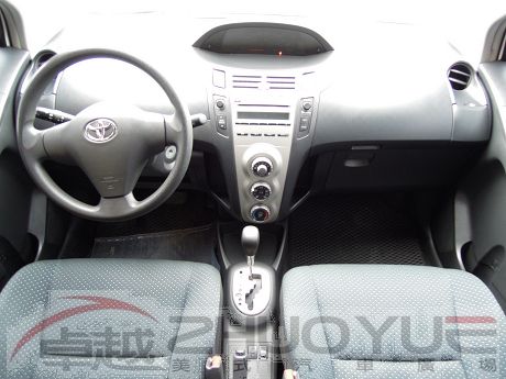 2010 豐田 Yaris 全額貸款  照片2