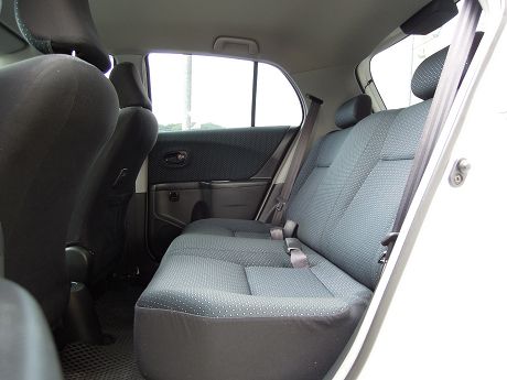 2010 Toyota豐田 Yaris 照片8