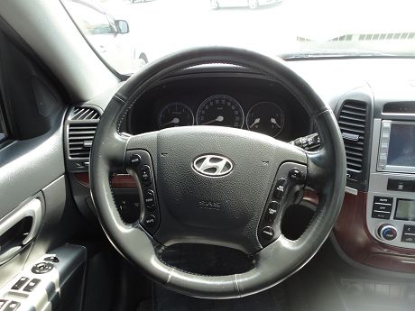 Hyundai 現代 Santa FE 照片3