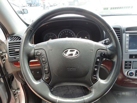 Hyundai 現代 Santa FE 照片3