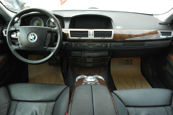 ★小瑋嚴選☆02 Bmw 735li  照片7