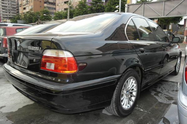 ★小瑋嚴選☆2000 BMW 525i 照片2