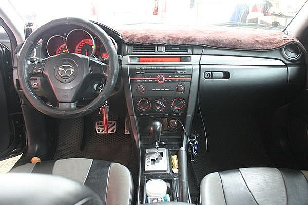 Mazda 馬自達 M3 2.0s 4D 照片3