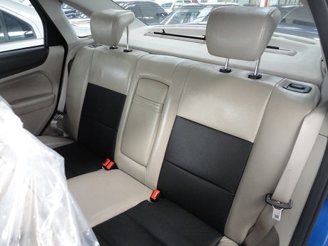 Ford 福特 Focus 1.8 照片7