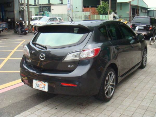 MAZDA 3  5D 照片2