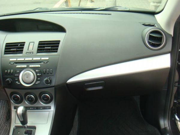 MAZDA 3  5D 照片10