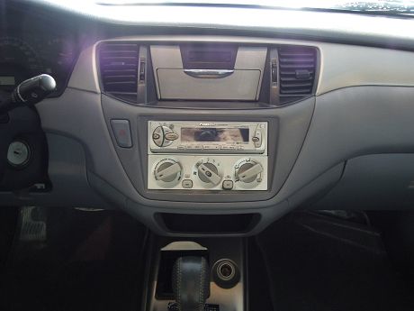 2002 三菱 Virage io 照片4