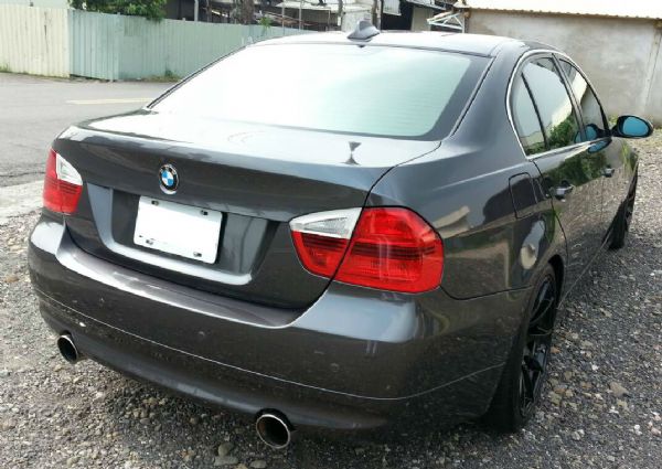 BMW 335i  四門  照片9