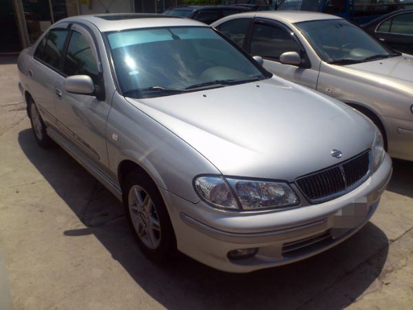 180頂級天窗便宜舒適的代步車 照片3