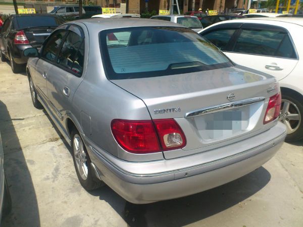 180頂級天窗便宜舒適的代步車 照片4