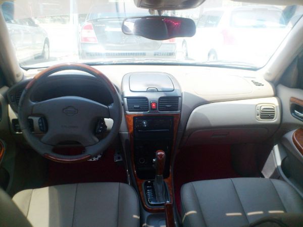 180頂級天窗便宜舒適的代步車 照片9