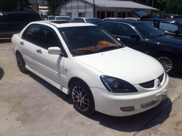 Lancer 拉風帥氣便宜的代步車 照片3