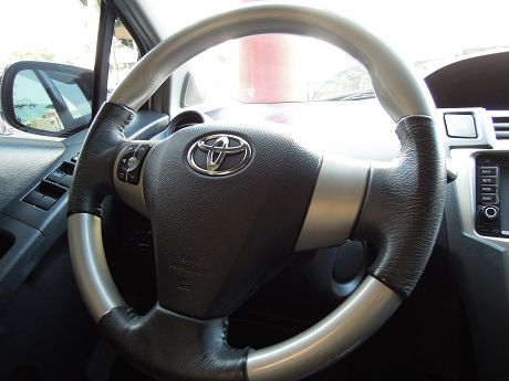 2011 Toyota豐田 Yaris 照片3