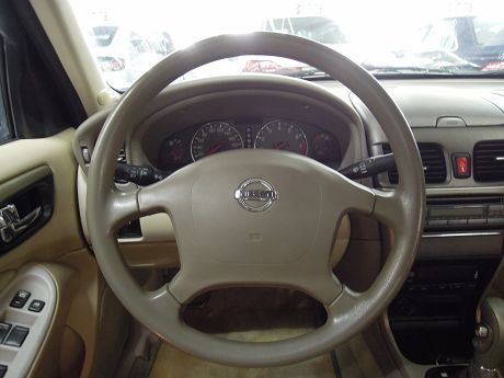 Nissan 日產 Sentra M1 照片3