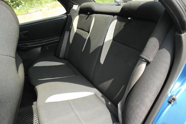 ★小瑋嚴選☆00 Subaru 硬皮鯊 照片8