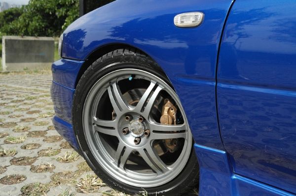 ★小瑋嚴選☆00 Subaru 硬皮鯊 照片9