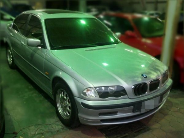 【BMW 320i 銀 1998】 照片1