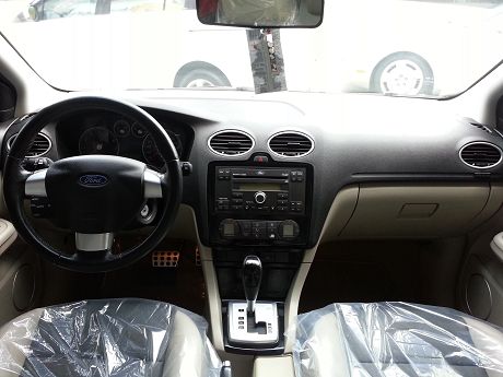 Ford 福特 Focus 1.8 照片2