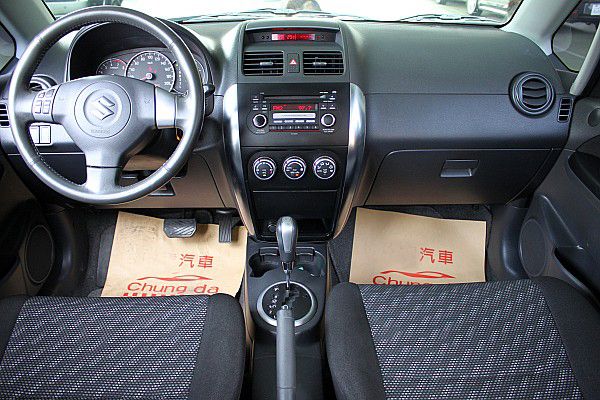  Suzuki 鈴木 SX4 1.6 黑 照片3