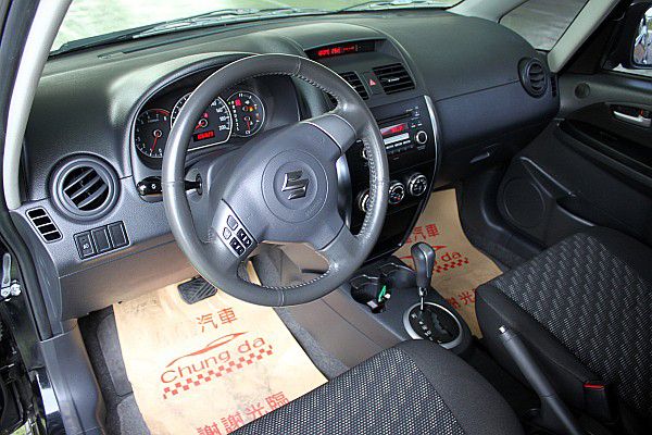  Suzuki 鈴木 SX4 1.6 黑 照片4