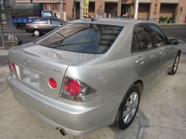 Lexus IS200 2.0 銀 照片2