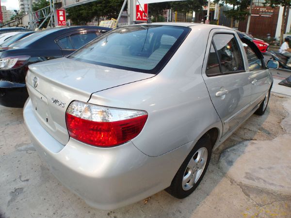 03年Toyota Vios 銀 1.5 照片2