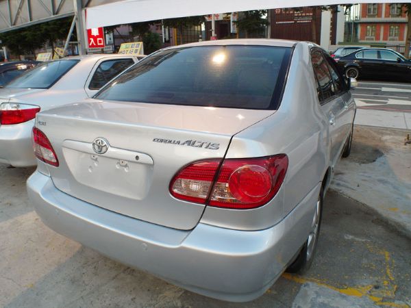 Toyota Altis 1.8銀 照片2