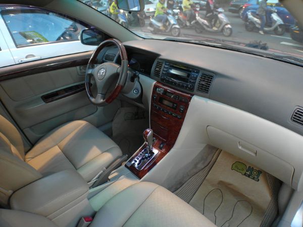 Toyota Altis 1.8銀 照片10