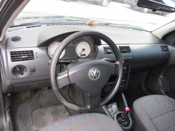 Vw Pointer小獵犬 手排1.8  照片5