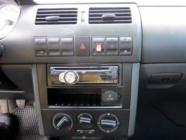 Vw Pointer小獵犬 手排1.8  照片7