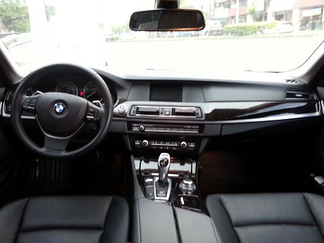 BMW 寶馬 5系列 520  照片2