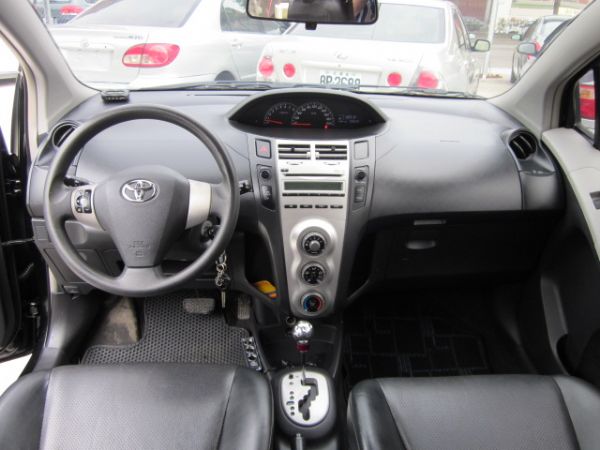 Toyota Yaris G版 1.5 照片8