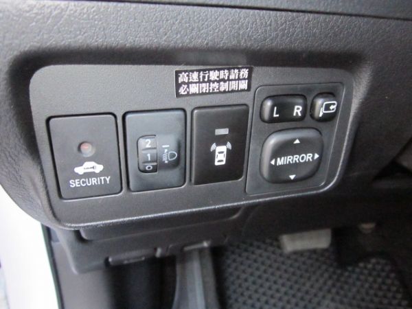 Toyota Altis 1.8 E版  照片4