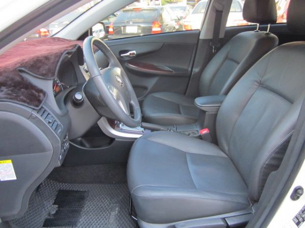 Toyota Altis 1.8 E版  照片7