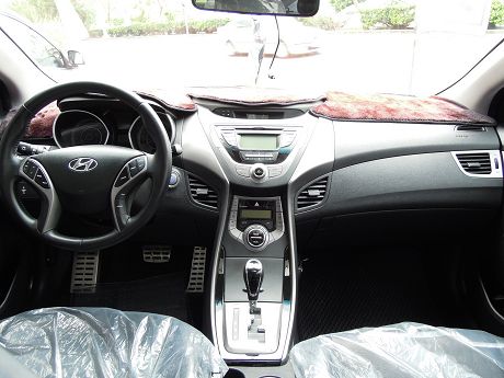 Hyundai 現代 Elantra 照片2