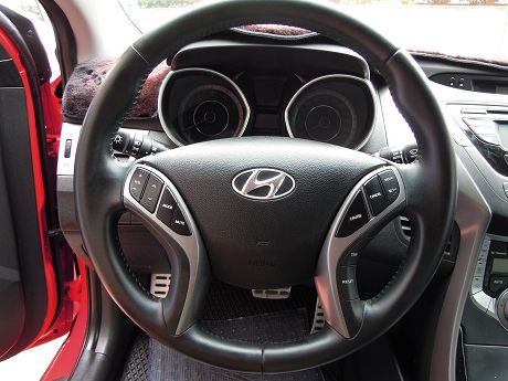 Hyundai 現代 Elantra 照片3