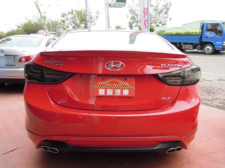 Hyundai 現代 Elantra 照片10