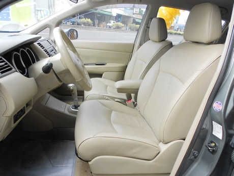 Nissan 日產 2008 Tiida 照片6