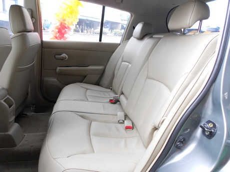 Nissan 日產 2008 Tiida 照片7