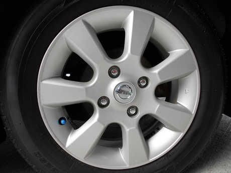 Nissan 日產 2008 Tiida 照片9