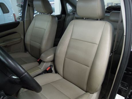 Ford 福特 Focus 1.8 照片5