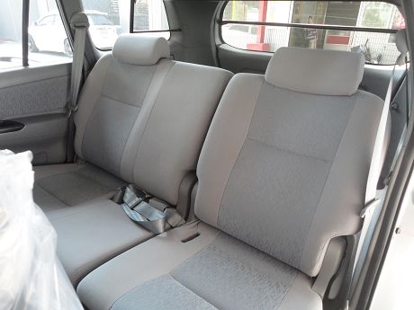 Toyota豐田 Innova 照片8