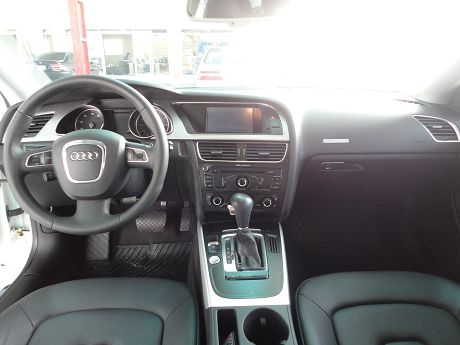 Audi 奧迪 A5 3.2 Coupe 照片2