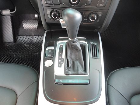 Audi 奧迪 A5 3.2 Coupe 照片5