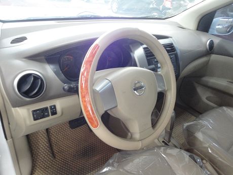 Nissan 日產 Livina 照片3