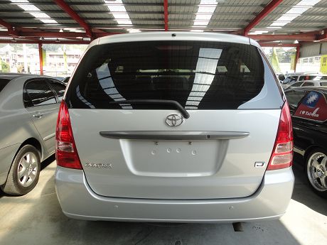 Toyota豐田 Innova 照片10