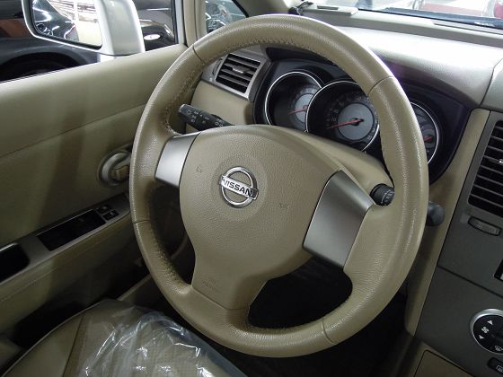 Nissan 日產 Tiida 2009 照片6