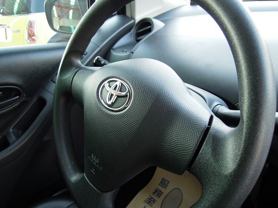 Toyota豐田 Yaris 2011 照片6