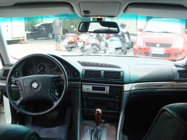 728I  BMW 寶馬 98年2.8白 照片4