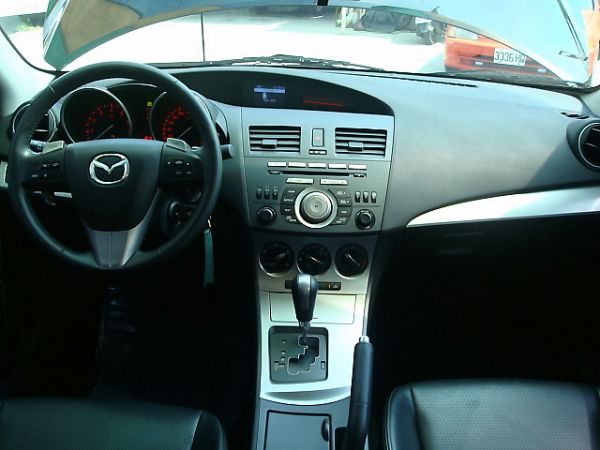 MAZDA 3 11年 2.0黑 照片4